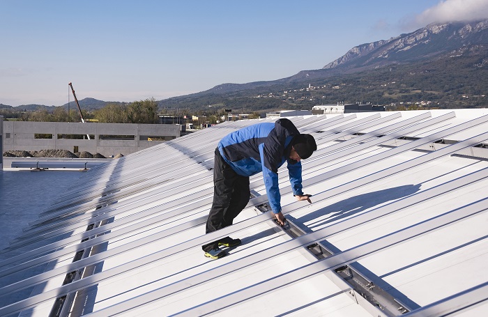 彩钢屋面翻新流程解析:实现高效施工