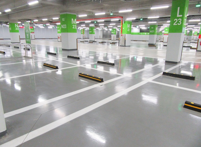 如何选择适合商业场所的固化剂地坪?