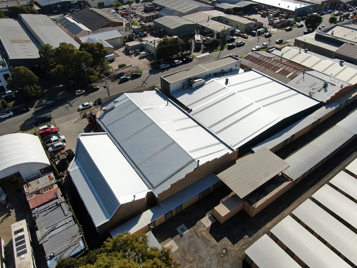 重庆彩钢屋面翻新价格表及关键考量因素