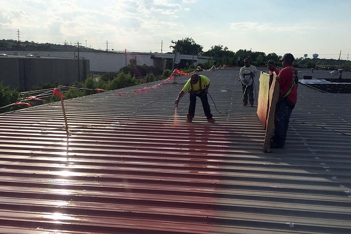 彩钢屋面房屋翻新价格揭秘：打造时尚舒适新家的投资指南