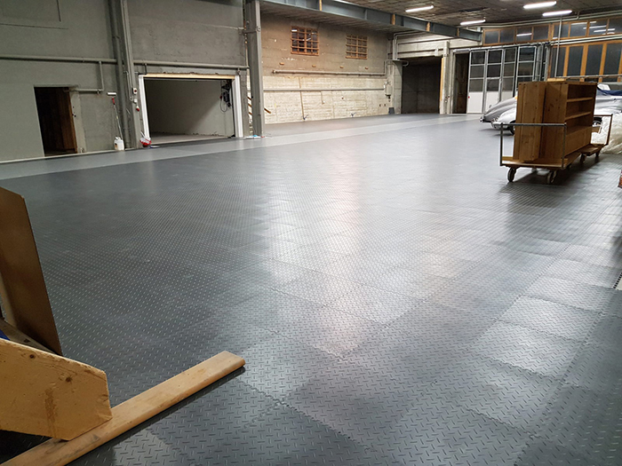 耐磨固化剂地坪：多场景应用助力环保建设