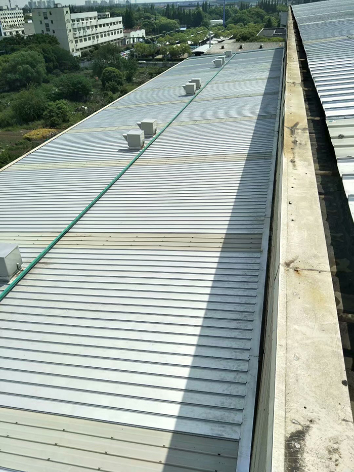 彩钢屋面翻新除锈防腐措施
