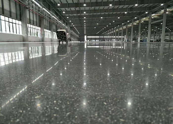 固化剂上刷环氧地坪有影响吗?