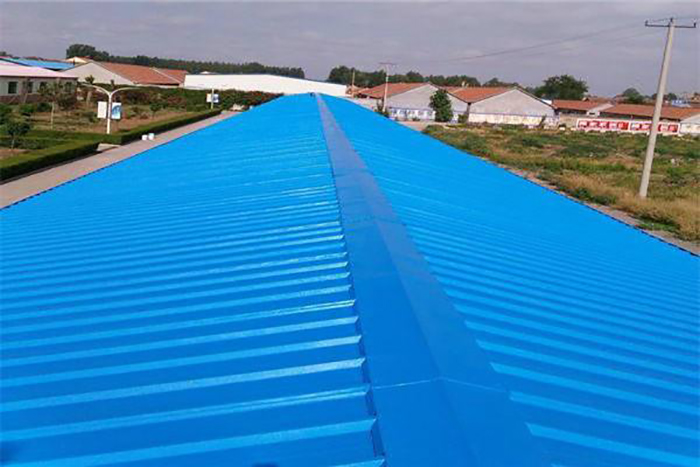 彩钢屋面翻新:除锈防腐防水的专业技巧